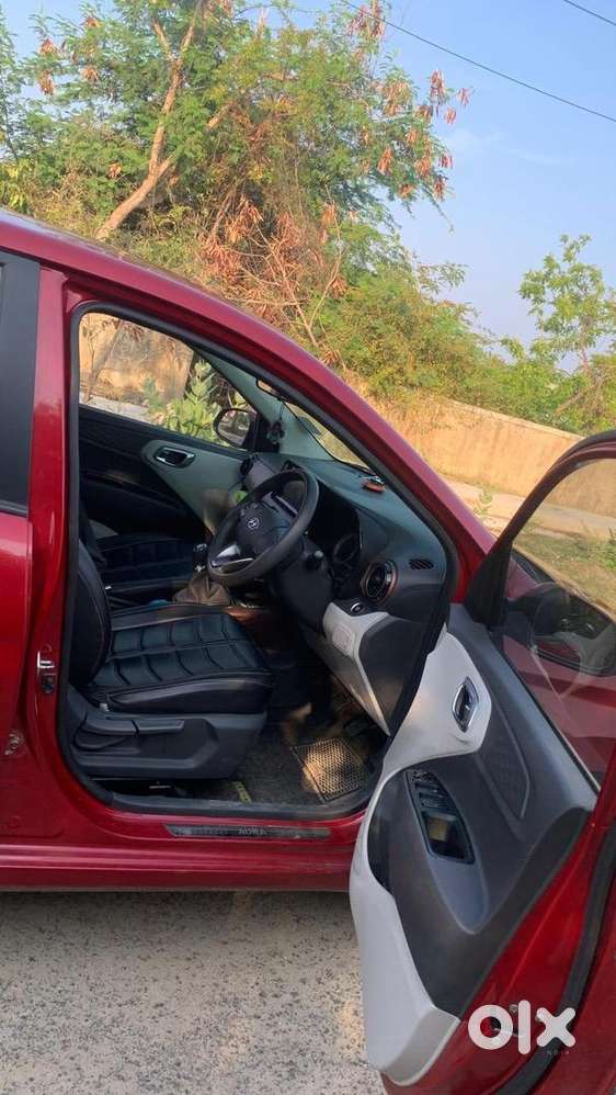 Hyundai Aura 2021 Petrol 33185 Km Driven