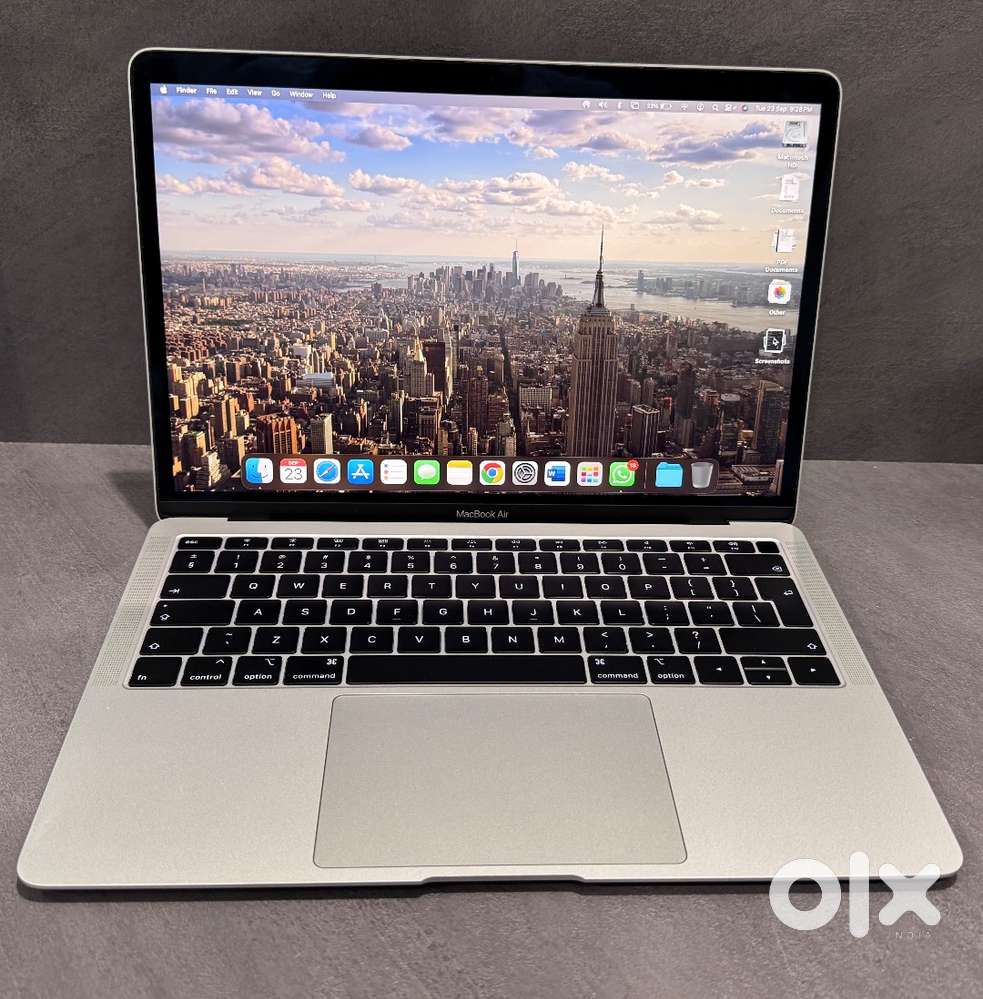 Mint Condition MacBook Air 256GB 13 2019 Model Computers