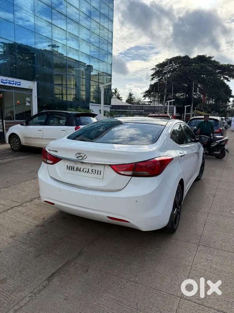 Hyundai New Elantra 2014 Diesel 93000 Km Driven
