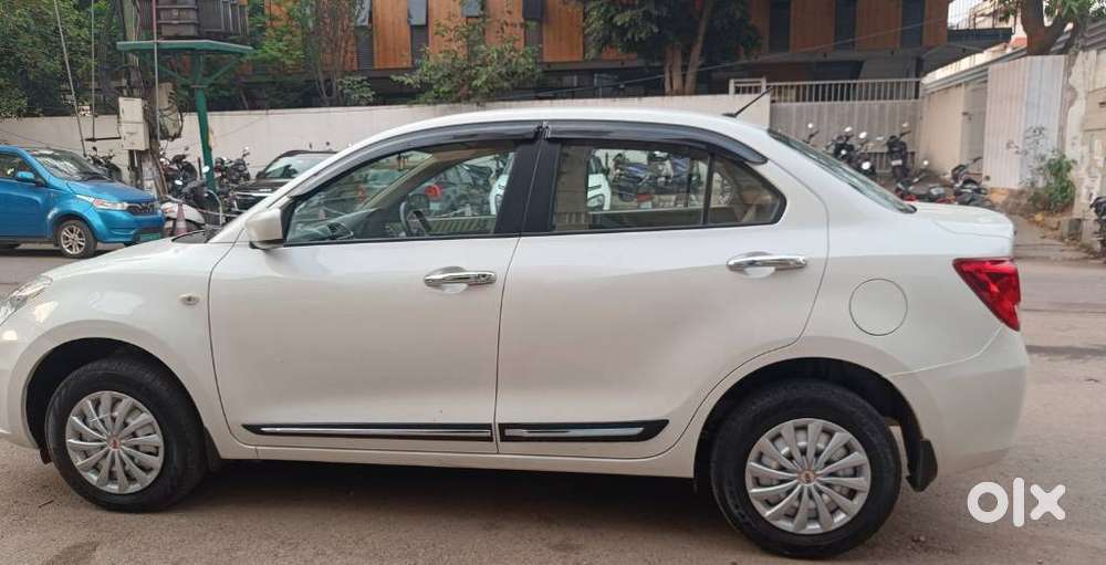 Maruti Suzuki Swift Dzire Lxi Option, 2022, Petrol