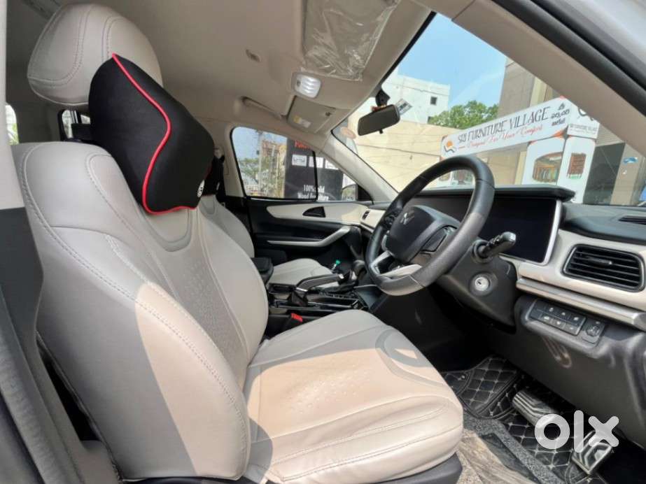 Mahindra Xuv700 2.0 Ax 5 Petrol At Str, 2022, Petrol