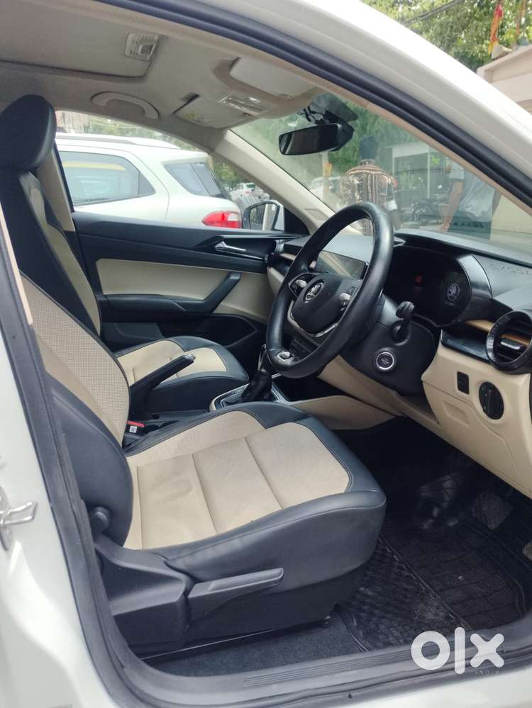 Skoda Slavia 1.0 Tsi Style At, 2022, Petrol