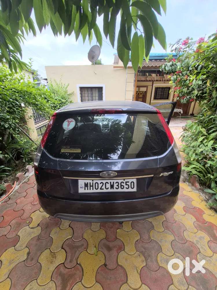 Ford Figo Petrol Zxi 2013 Year