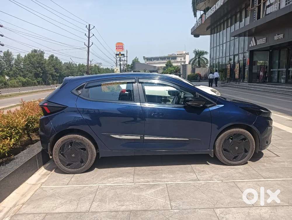 Tata Altroz Petrol Manual 2025