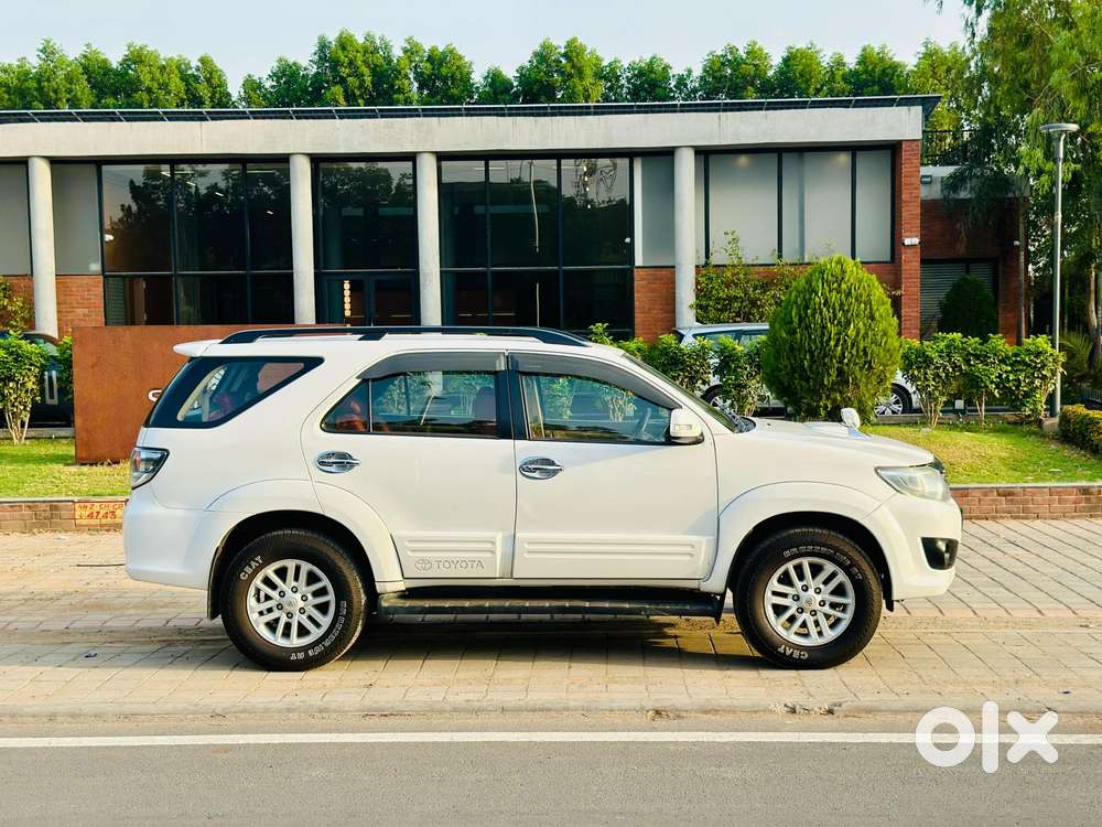 Toyota Fortuner 3.0 4x4 Manual, 2012, Diesel