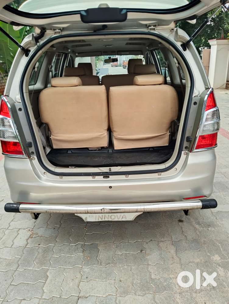 Toyota Innova 2.5 G (diesel) 8 Seater, 2012, Diesel