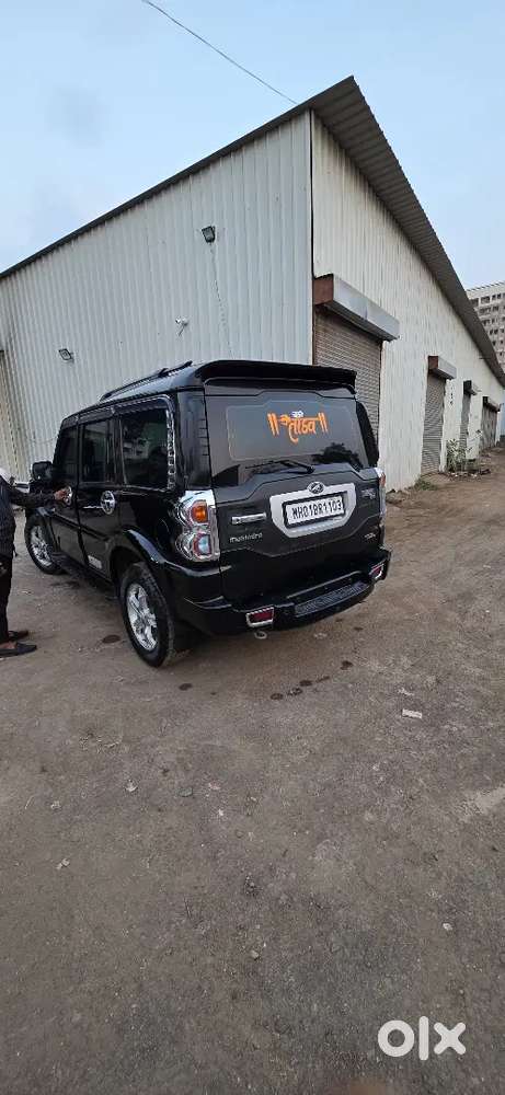Scorpio S10 Top Model