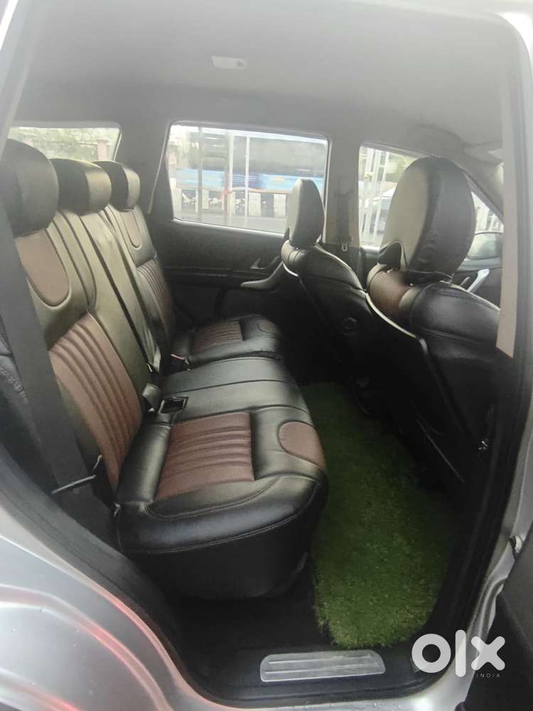 Mahindra Xuv500 W8, 2015