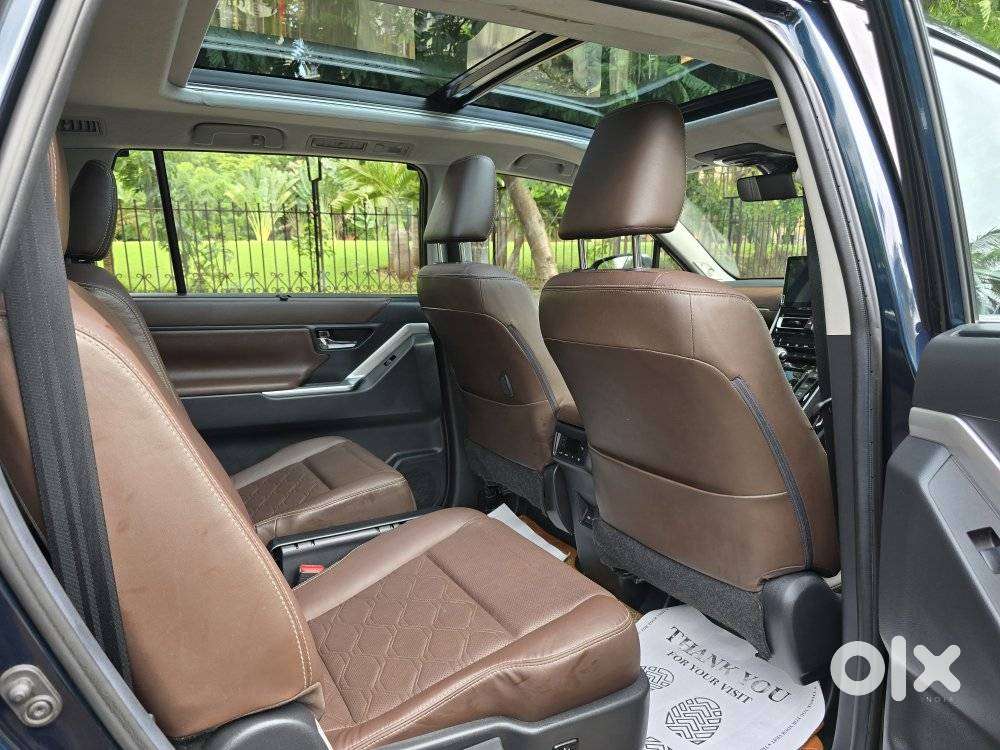 Toyota Innova Hycross 2.0 Zx (o) Hybrid 7 Str, 2025, Petrol