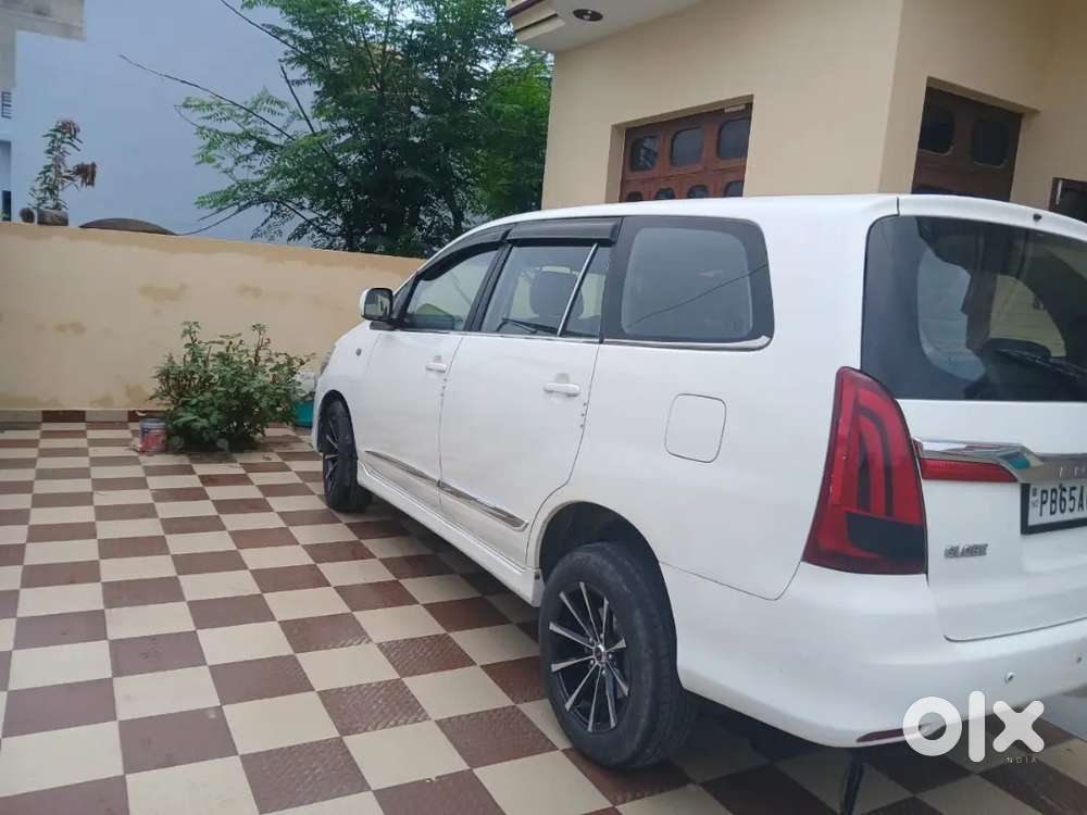 Toyota Innova 2015 Diesel Well Maintained