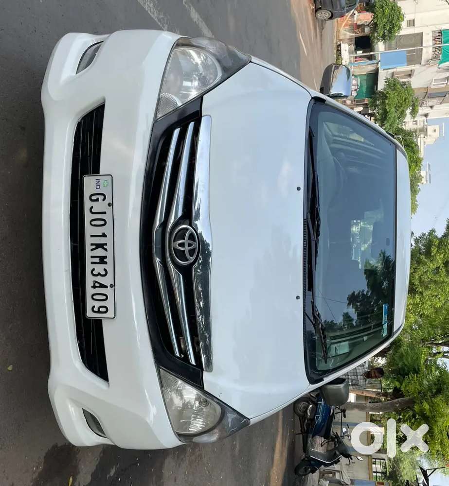 Toyota Innova 2011 Diesel Well Maintained