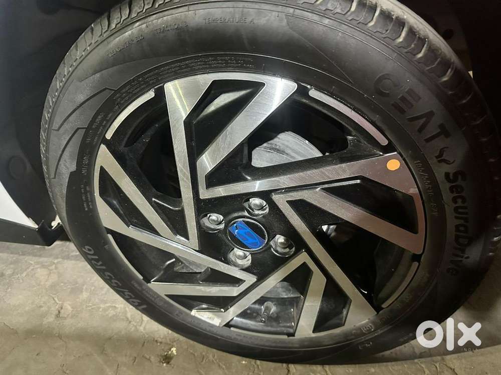 Hyundai New I20 2024 Petrol 28400 Km Driven