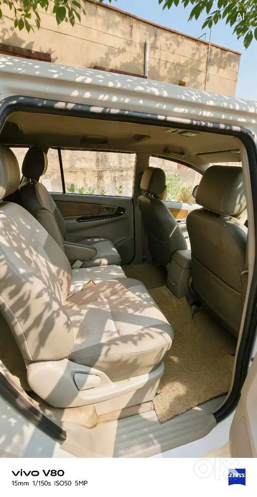 Toyota Innova 2014 Diesel 190000 Km Driven