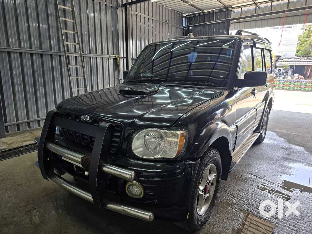 Mahindra Scorpio Vlx Top End