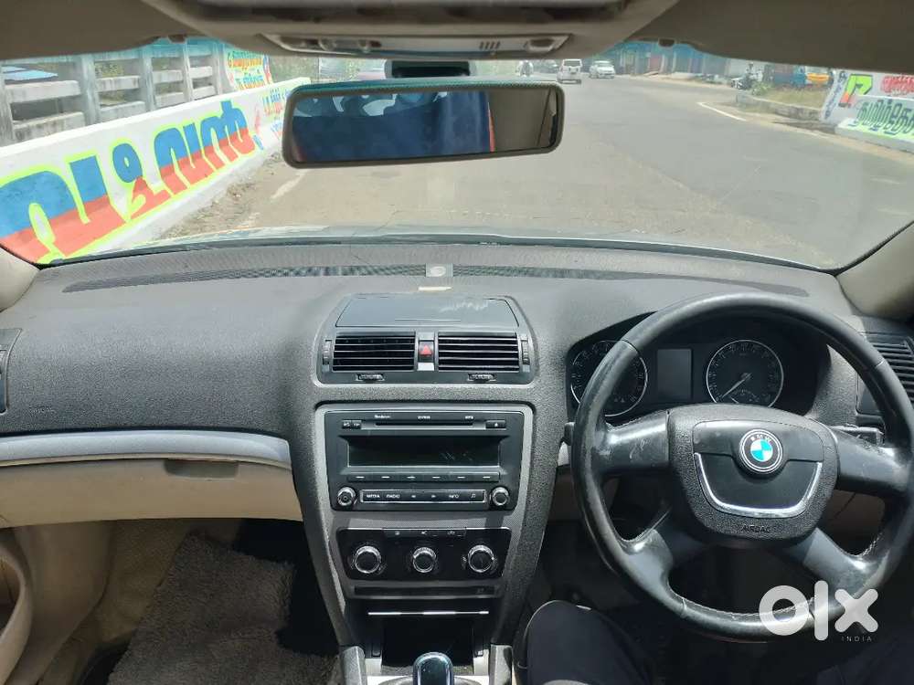 Skoda Laura 1.9 Ambiente 2012