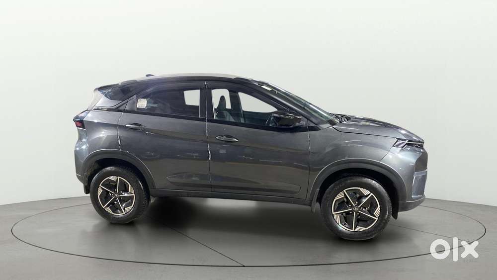 Tata Nexon Fearless Plus S Purple 1.2 Revotron Petrol 7dca Dual Tone..