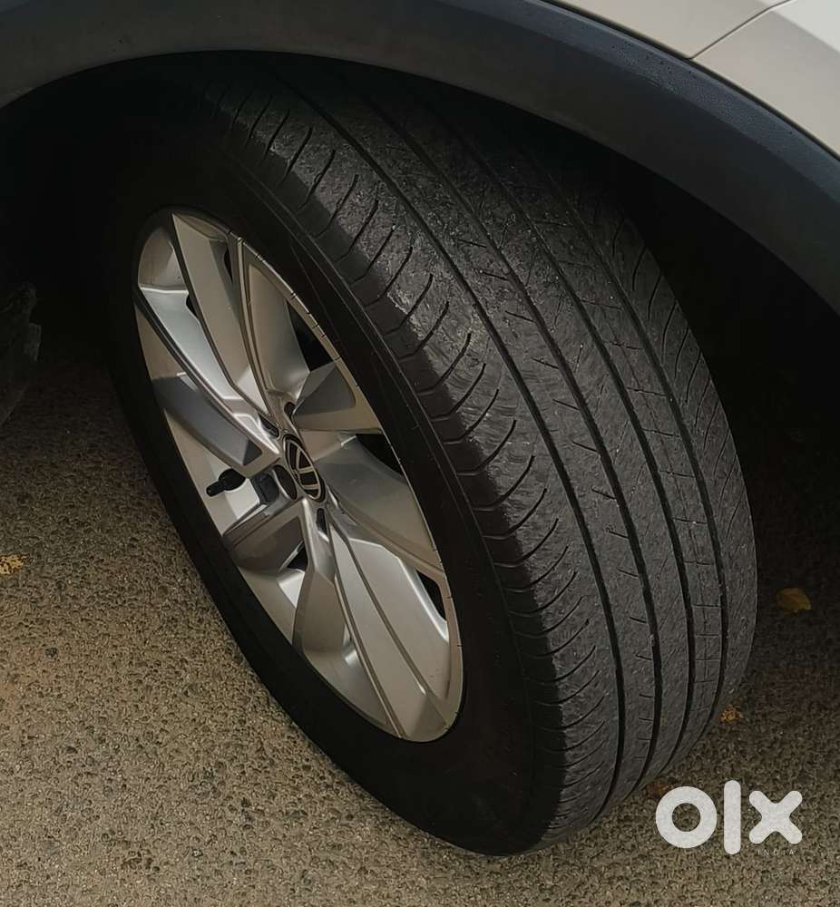 Volkswagen Taigun 1.0 Tsi Highline At, 2024, Petrol