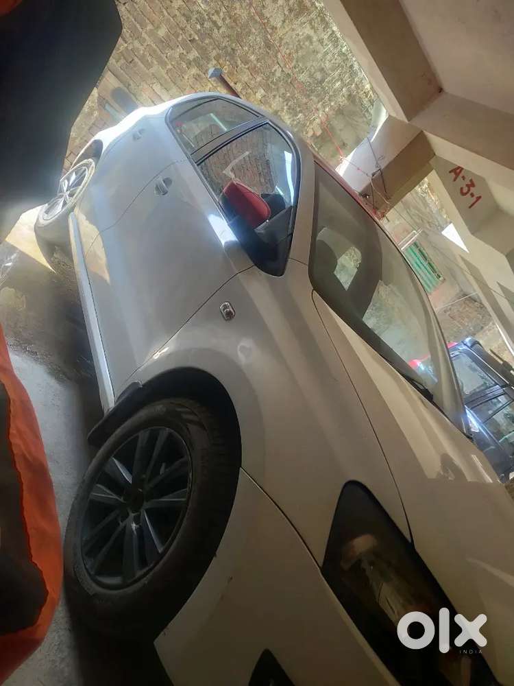 Volkswagen Polo 2013 Petrol 66000 Km Driven