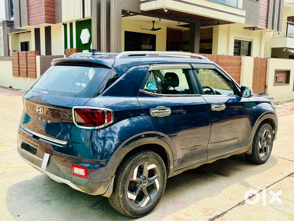 Hyundai Venue Sax Diesel 2020 (24.7km Per Litre)