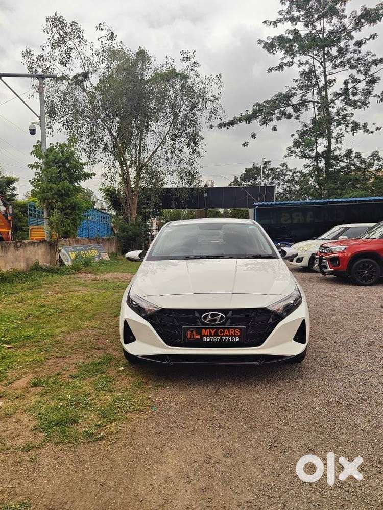 Hyundai New I20 1.2 Asta (o) Ivt, 2023, Petrol