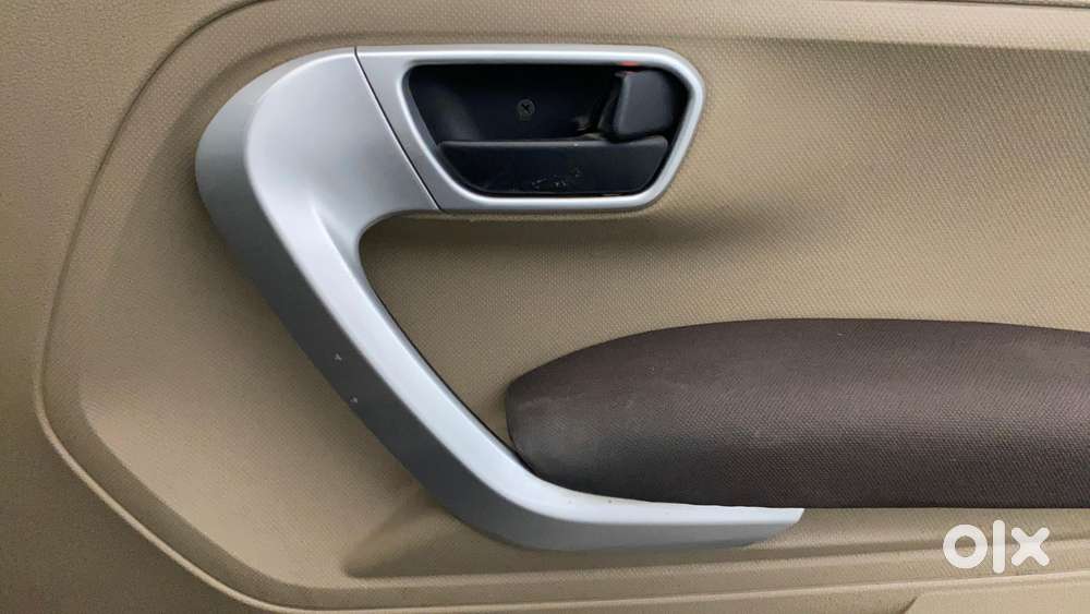 Mahindra Tuv 300 Mhawk100 T8, 2016, Diesel