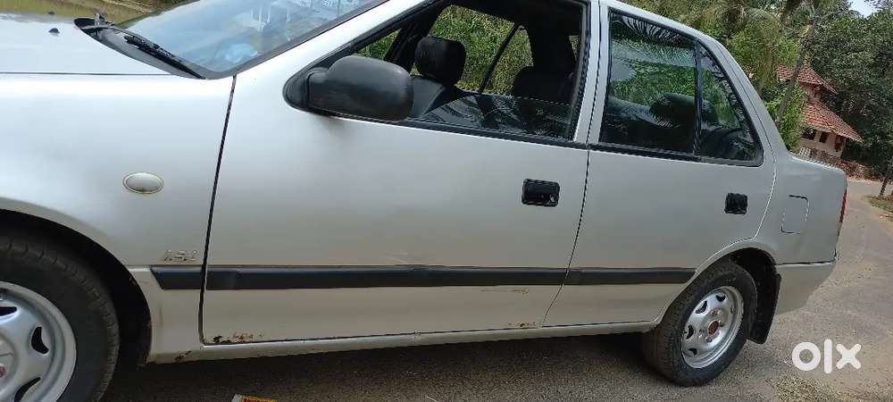 Maruti Esteem Lxi 2005 Km Driven