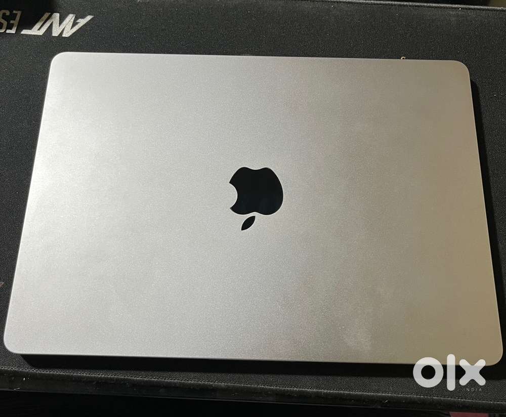 Apple macbook air M2/13.6 inch/8GB/ 512GB/space grey/march 2025/