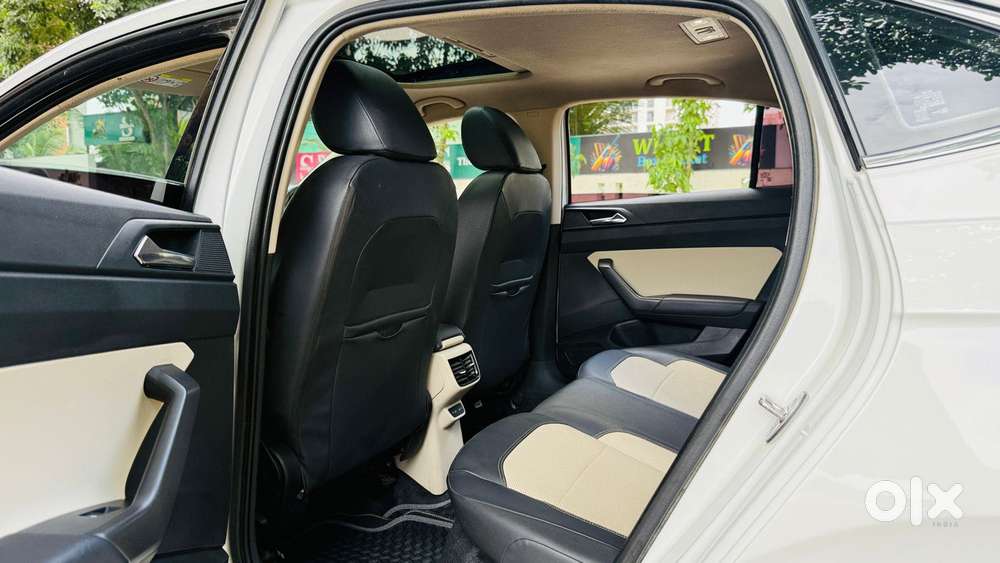 Skoda Slavia Style 1.0l Tsi At, 2023, Petrol