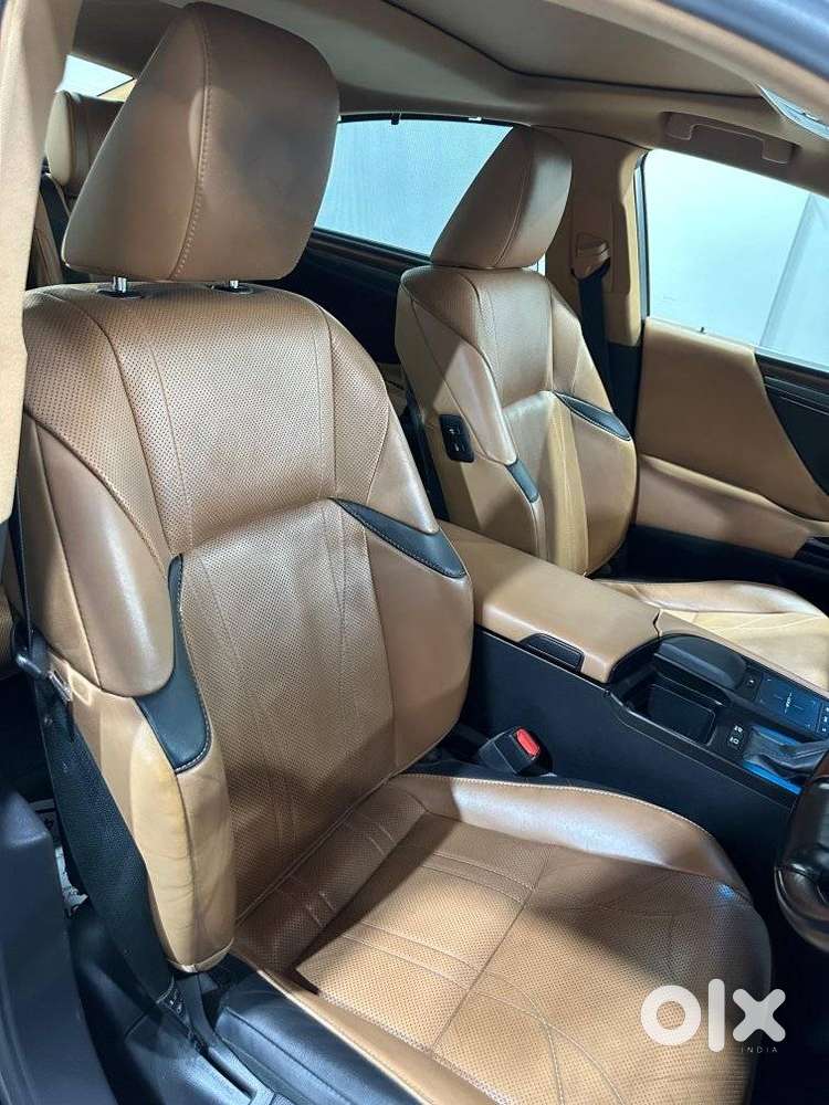 Lexus Es 300h Luxury, 2022, Petrol