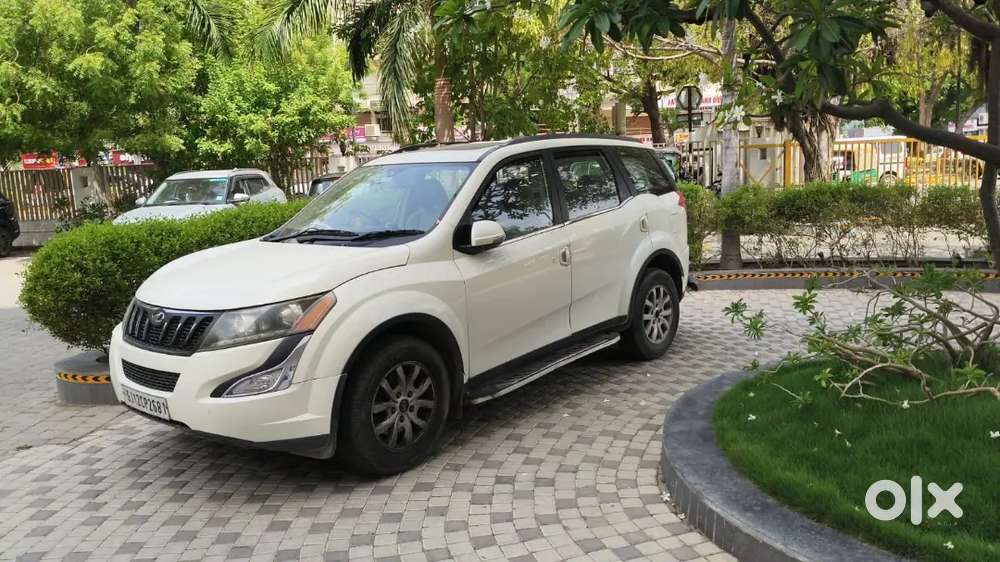 Mahindra Xuv W10 2016