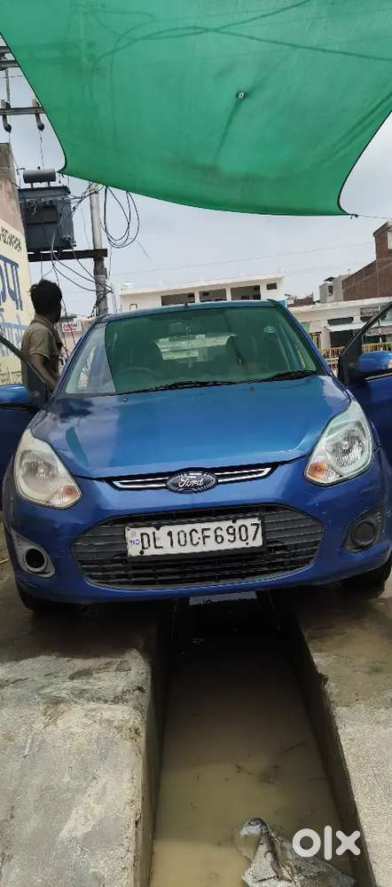 Ford Figo Zxi Petrol 2014