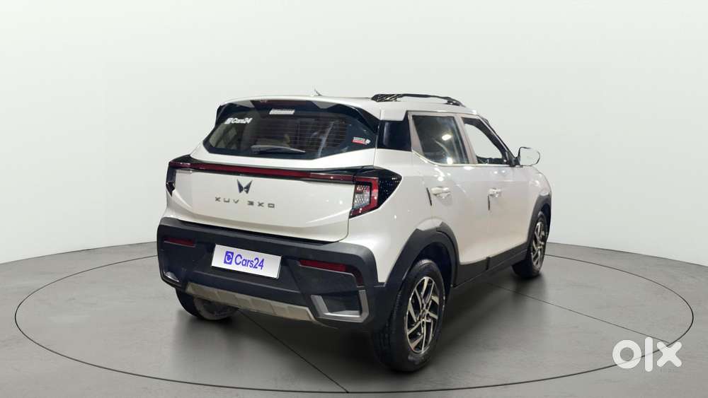 Mahindra Xuv 3xo Ax5 Pm Mt, 2024, Petrol