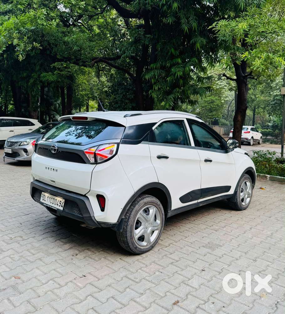 Tata Nexon 1.2 Revotron Xma Amt (s), 2022, Petrol