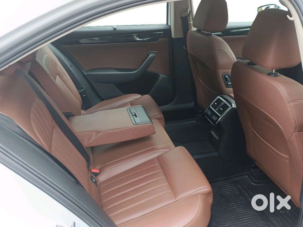 Skoda Superb 2.0 L&k Tsi At, 2022, Petrol