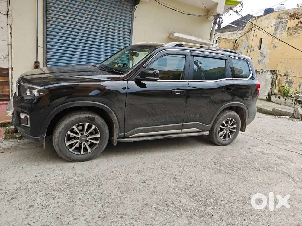 Mahindra Scorpio-n 2.0 Z8 Petrol Mt 2025