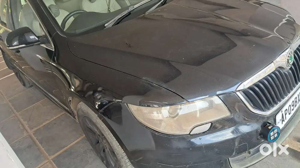 Skoda Superb High End Automatic & Sunroof In Excellent Condition