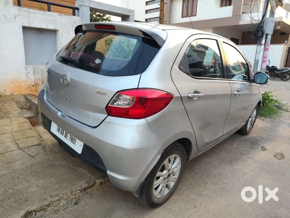 Tata Tiago 2017 Petrol Automatic 55200 Km Driven  Silver