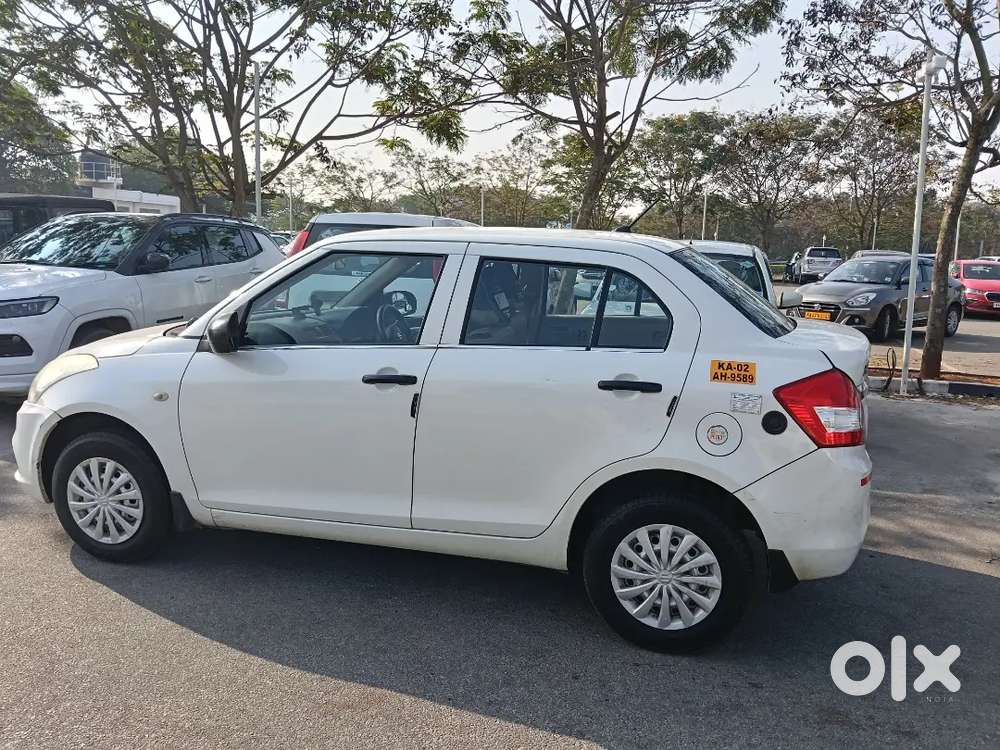 Maruti Suzuki Dzire 2022 Petrol 71500 Km Driven ..showroom Cng
