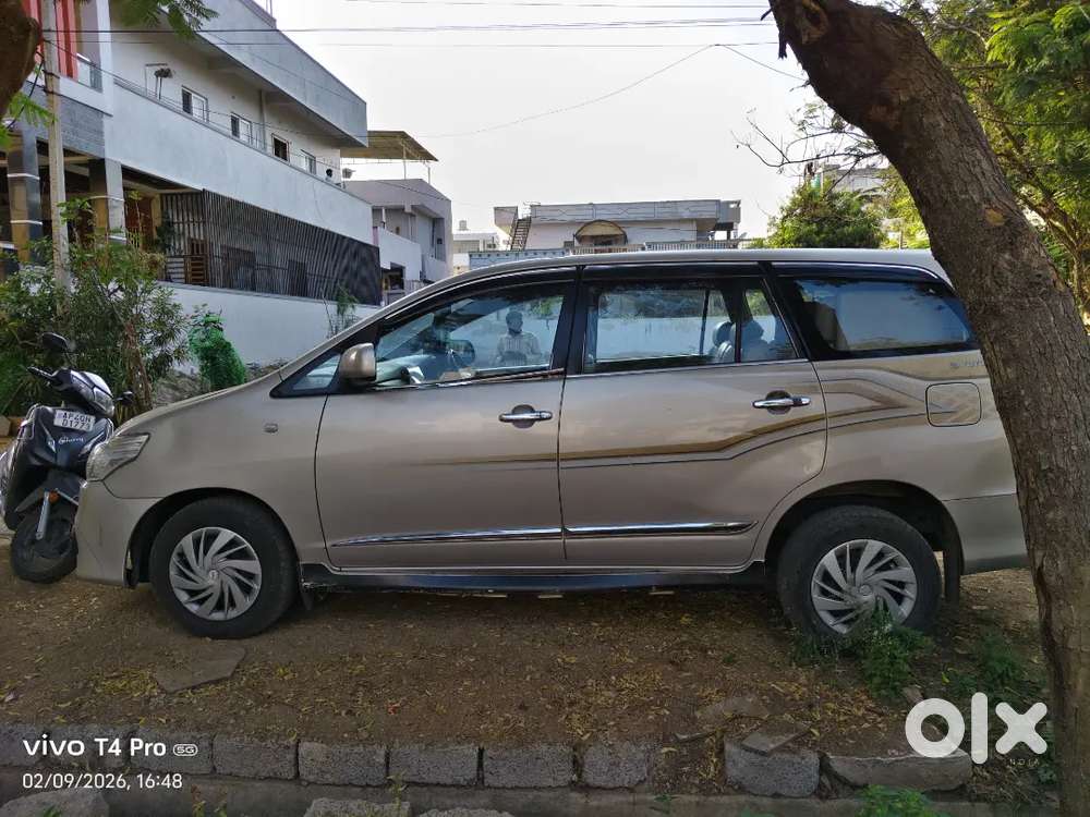 Toyota Innova 2016 Diesel 180000 Km Driven