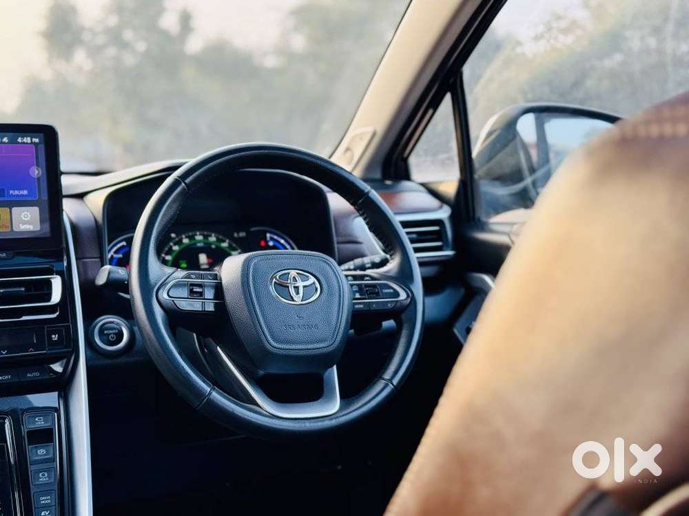 Toyota Innova Hycross 2.0 Zx (o) Hybrid 7 Str, 2024, Petrol