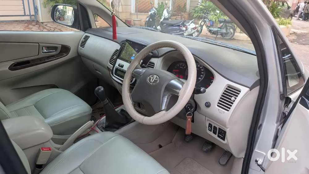 Toyota Innova 2.5 Vx 7 Seater Bs Iv, 2014, Diesel
