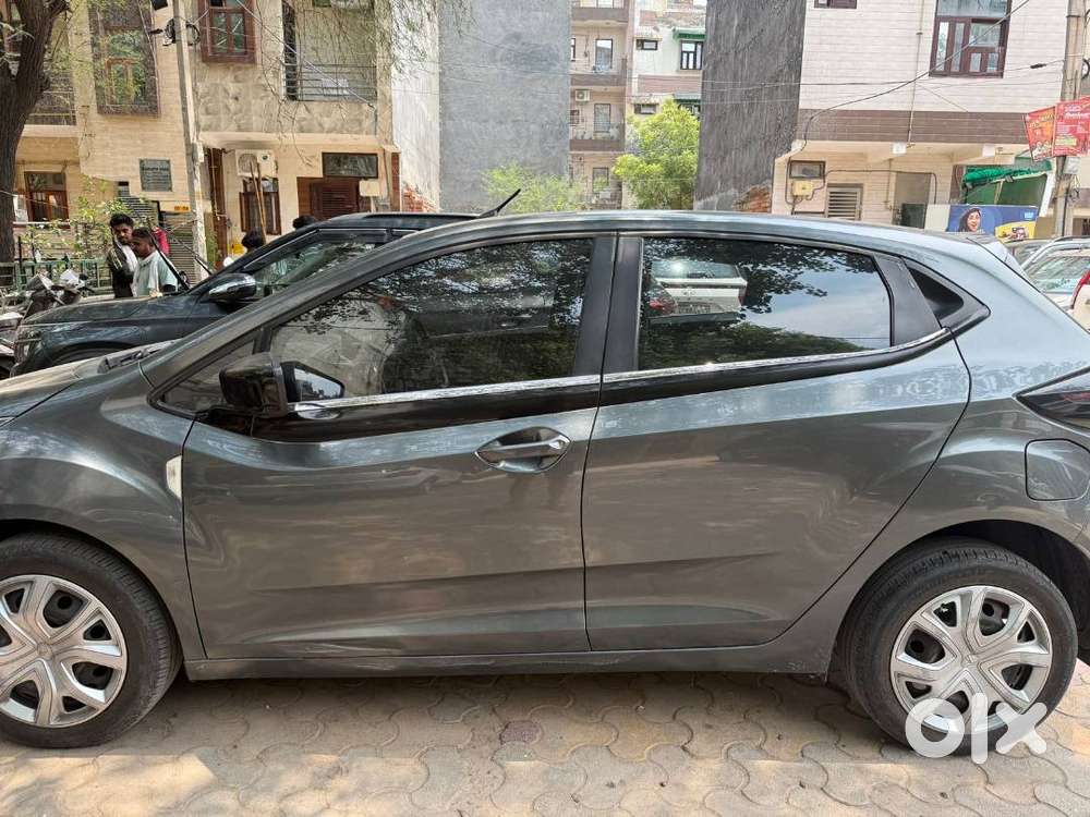 Tata Altroz 2023 Petrol 51876 Km Driven