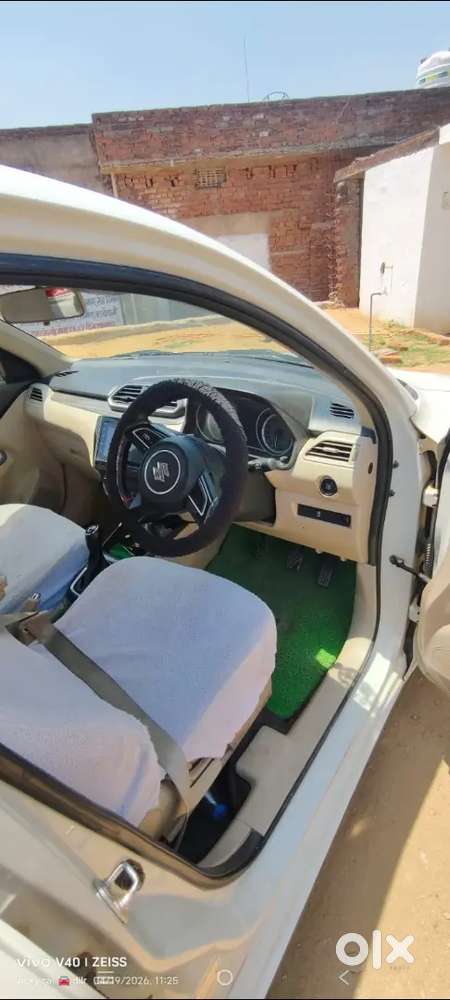 Mujhe 7 Seat Wali Leni He