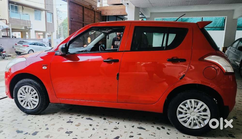 Maruti Suzuki Swift Lxi Optional-o, 2016, Petrol