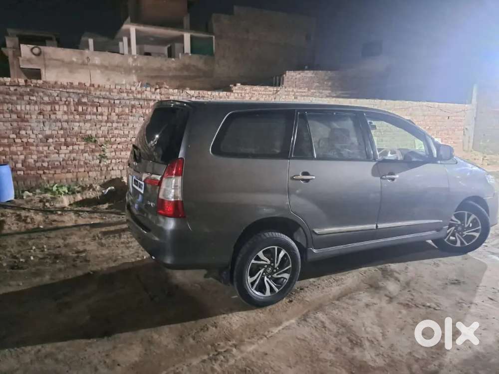 Toyota Innova 2014 Diesel 204000 Km Driven     98787