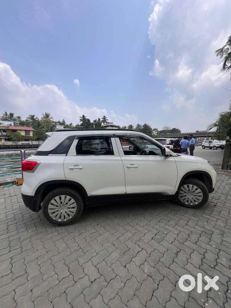 Maruti Suzuki Brezza 1.5 Lxi Smart Hybrid, 2020, Petrol