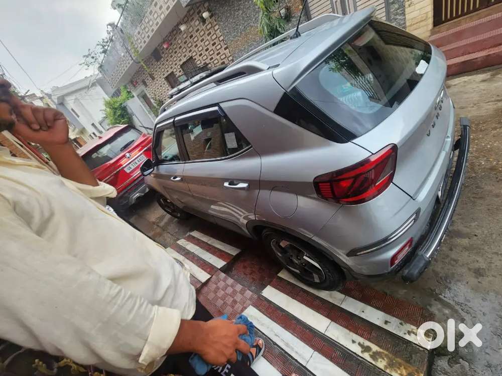 Hyundai Venue 2020 Petrol 38000 Km Driven