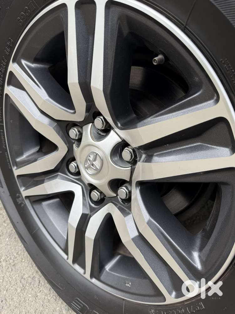 Toyota Fortuner [2021-ongoing] 2.8 2wd Diesel At, 2023, Diesel