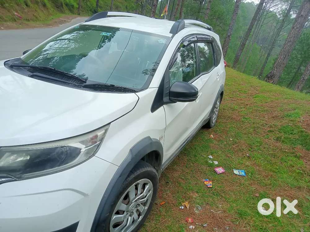 Honda Br-v Petrol 2017 Manual 170000 Km Driven