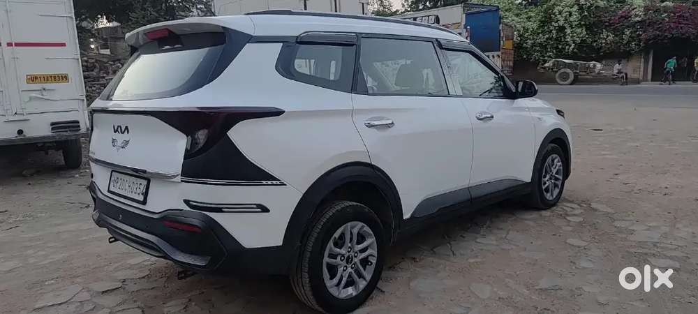 Kia Carens 2023 Diesel 90000 Km Driven